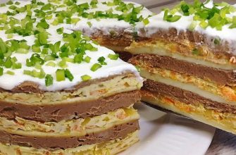 Многослойный закусочный торт, который любой стол сможет сделать праздничным. Как долго я его искала!