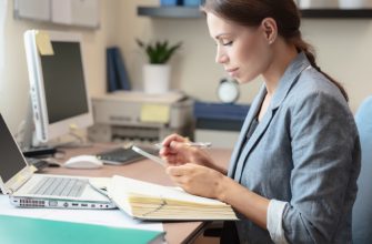 Чтобы спина не страдала от сидячего образа жизни, каждый день делаю растяжку по 10 минут