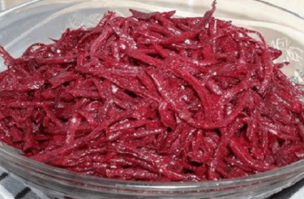 Эта закуска может стать хитом на вашей кухне. Готовится из свеклы и является кладом витаминов .