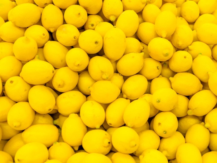 Лимон сильнее химиотерапии в 10000 раз Онкологические заболевания являются следствием закисления организма, и лечатся, как и все грибковые заболевания, ощелачиванием.