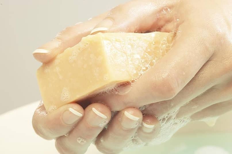ЗОЛОТАЯ ПАМЯТКА: 21 секрет применения хозяйственного мыла