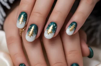 23 идеи для праздничного маникюра в зелёных тонах