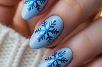23 идеи для маникюра в голубых тонах на Рождество, которые сделают ваш праздничный образ безупречным